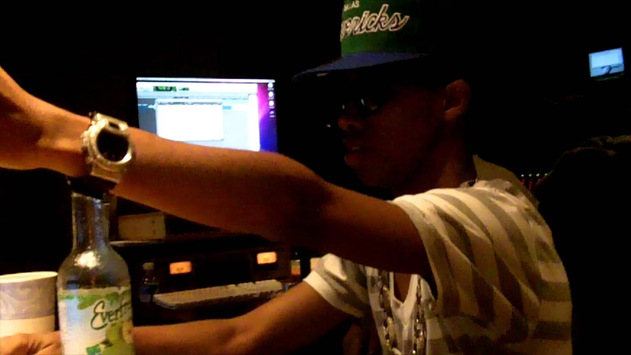 Lil Twist & Lil Za & Justin Bieber At The Studio Cracking Jokes With Gutta Tv