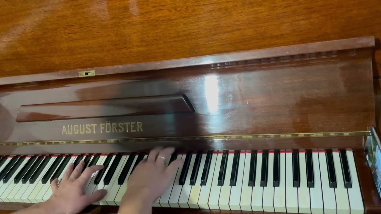 August Forster Upright piano. Пианино Август Ферстер.