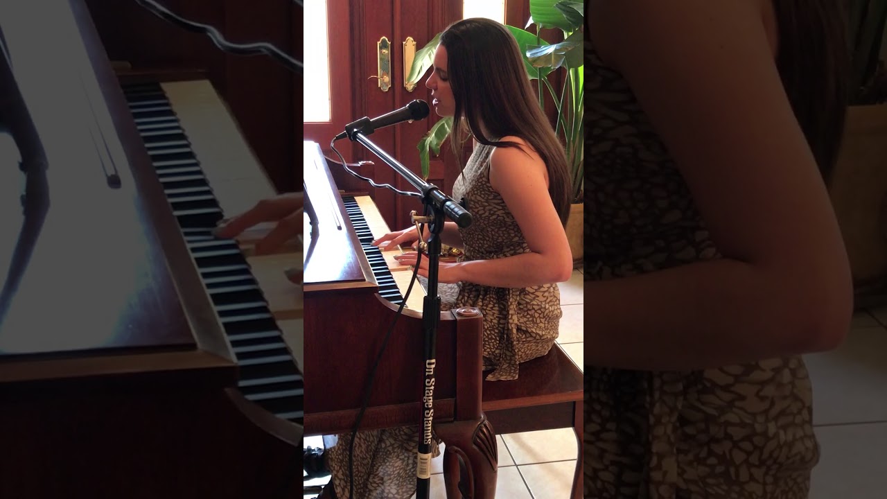Τα ήσυχα βράδια - by Jasmin Alvarez cover