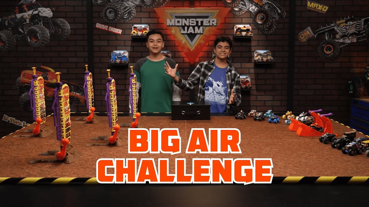 Monster Jam «BIG AIR» — испытание замков и ключей! | Зона мощности Spin Master!