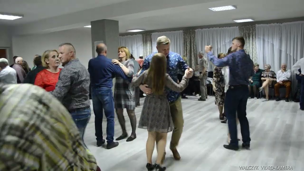 Jarzębino czerwona - potańcówka wiejska we Klwowie