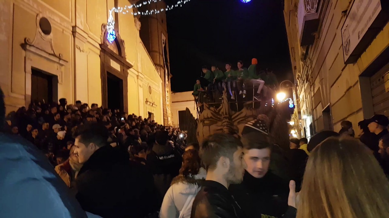 L' ombra nov 2017 sfilata chiesa