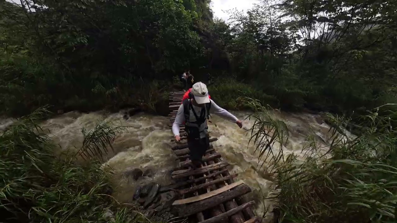 Travels And Giggles EP2(  Hiking The Inca Trail  To Machu Picchu Peru)