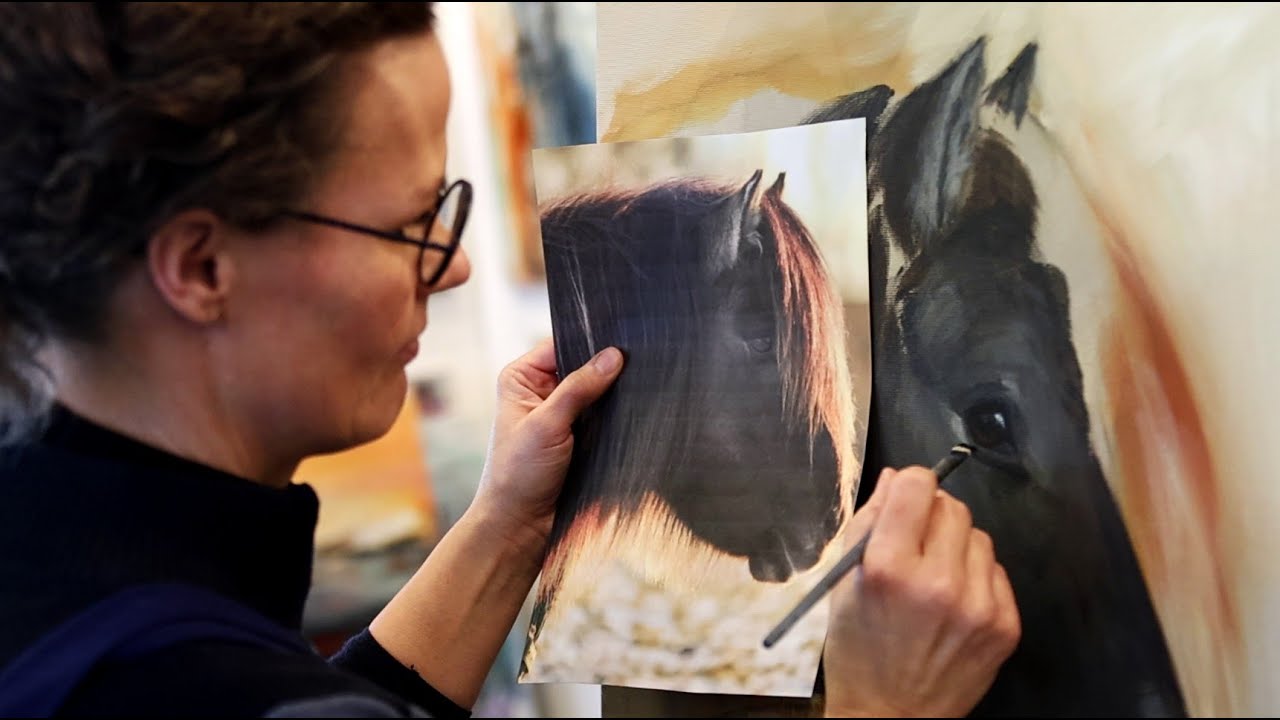 Painting a beautiful horse.