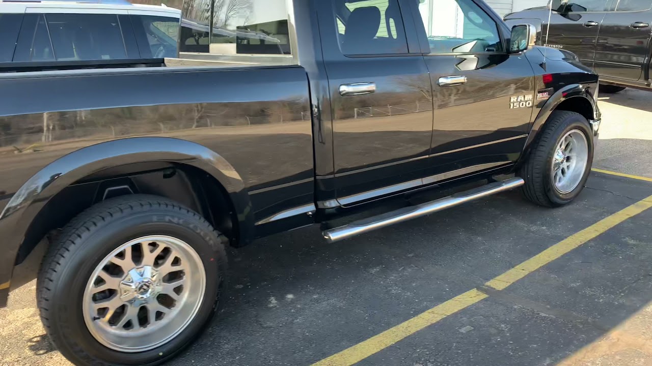 2017 Ram 1500 SLT Quad Cab Hemi at Comodo Motors