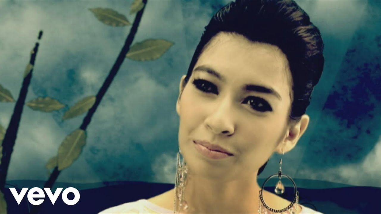 Misha Omar - Nafas Cahaya (Music Video)
