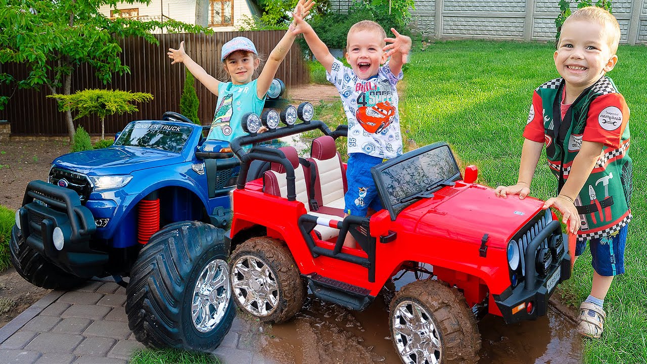 Melissa and Arthur have fun with toy cars - Funny videos for kids