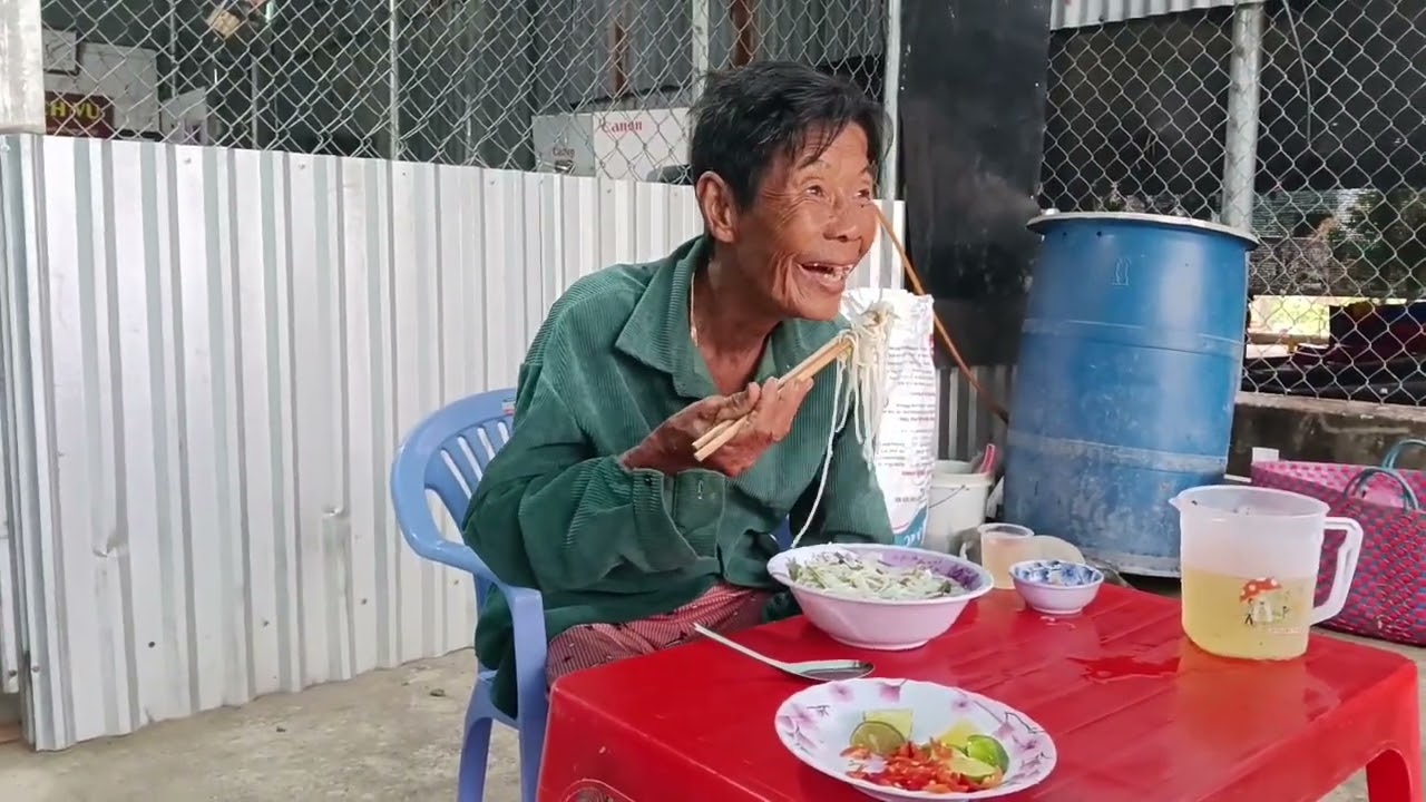 Сегодня утром U75 приготовила огромную миску риса! #u75