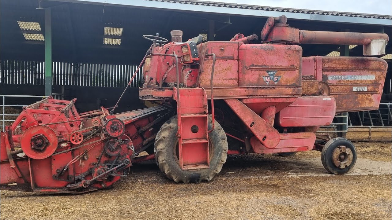 Vintage Thursday. Massey Ferguson 400 combine repairs.