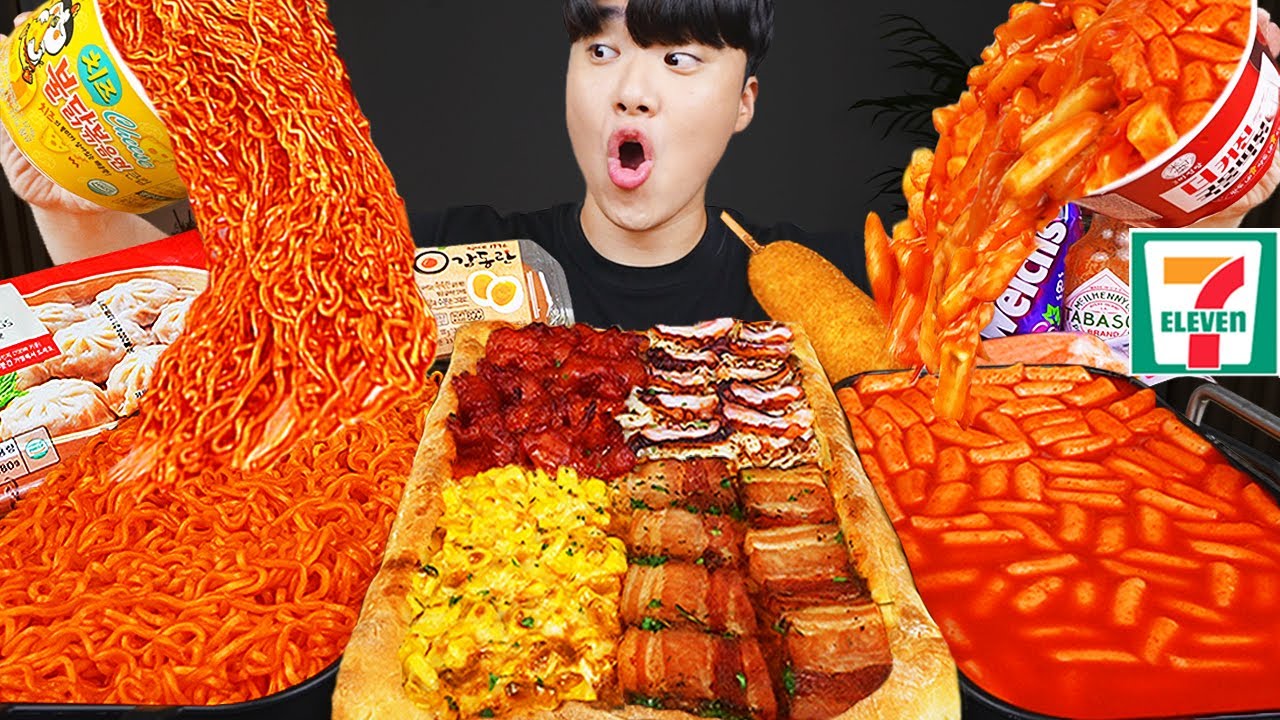 Текст) ASMR MUKBANG острый рамэн и хот-доги с сыром, пицца и ттеокбокки !! Корейский магазин