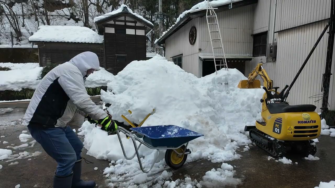 コマツ PC01 1A ではしご救出　Ladder rescue with Komatsu PC01 1A