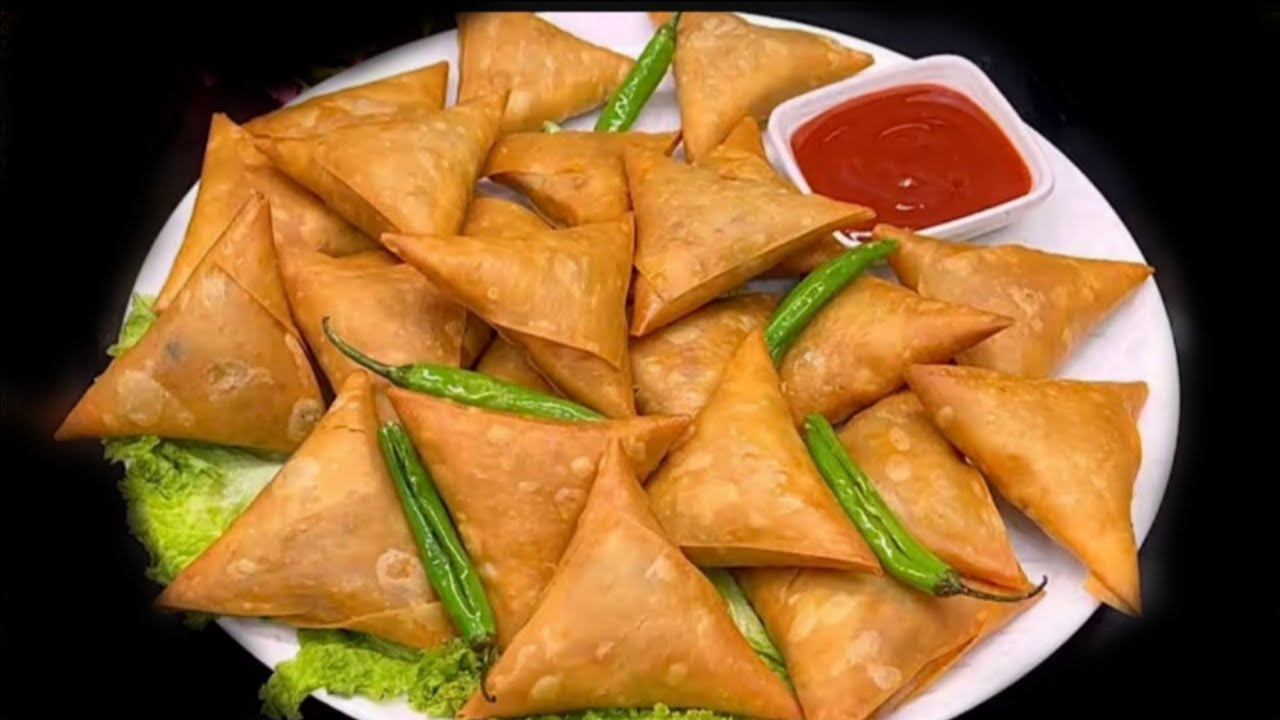 ಈರುಳ್ಳಿ ಸಮೋಸ (Tips and Tricks ) Easy Onion Samosa recipe | Street style Onion samosa | pocket Samosa