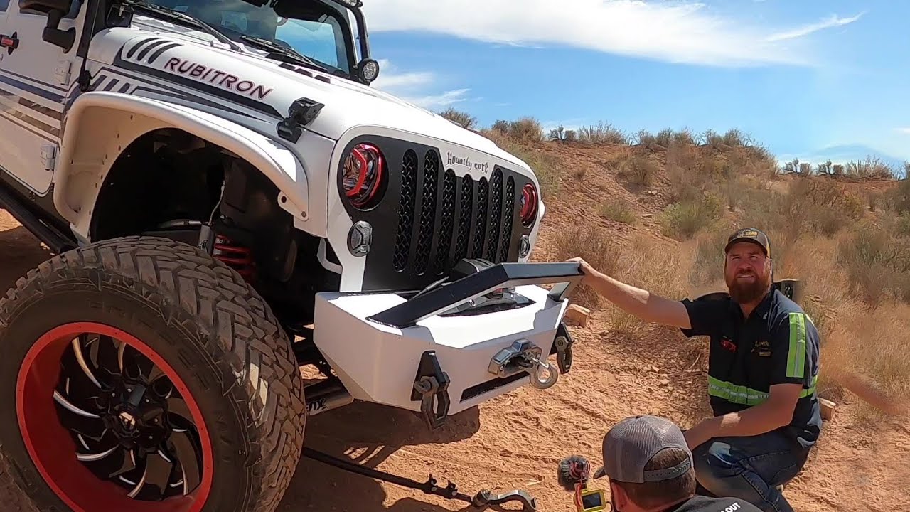 Jeep за 100 000 долларов ломается на трассе