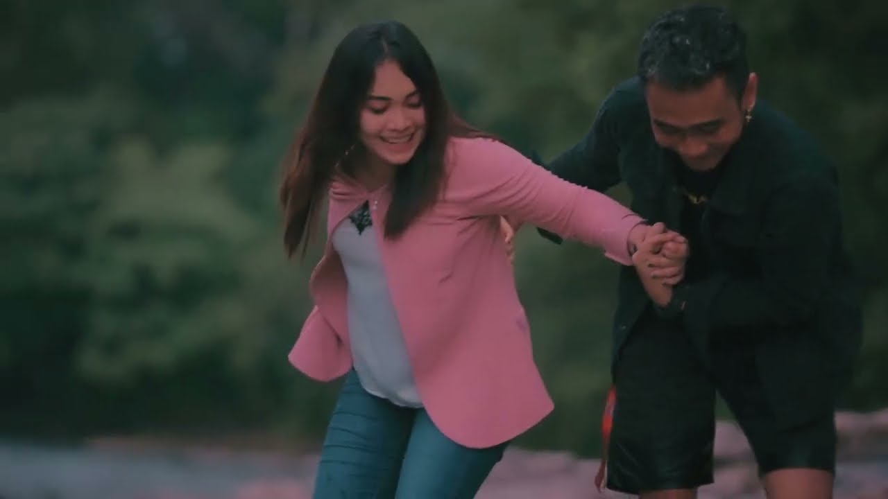 LILYO - Entah Bagaimana Caranya (Official Music Video)
