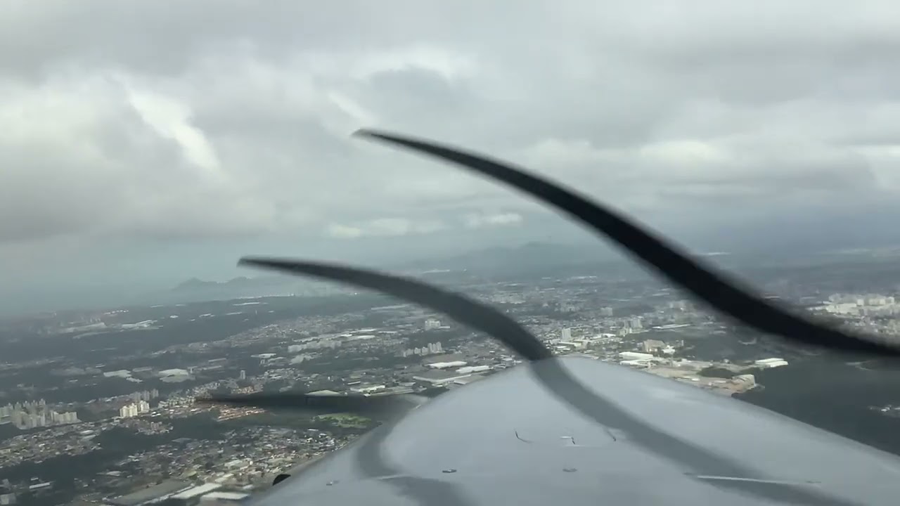Aproxima&ccedil;&atilde;o e pouso pista 20 em Vit&oacute;ria SBVT Jetprop