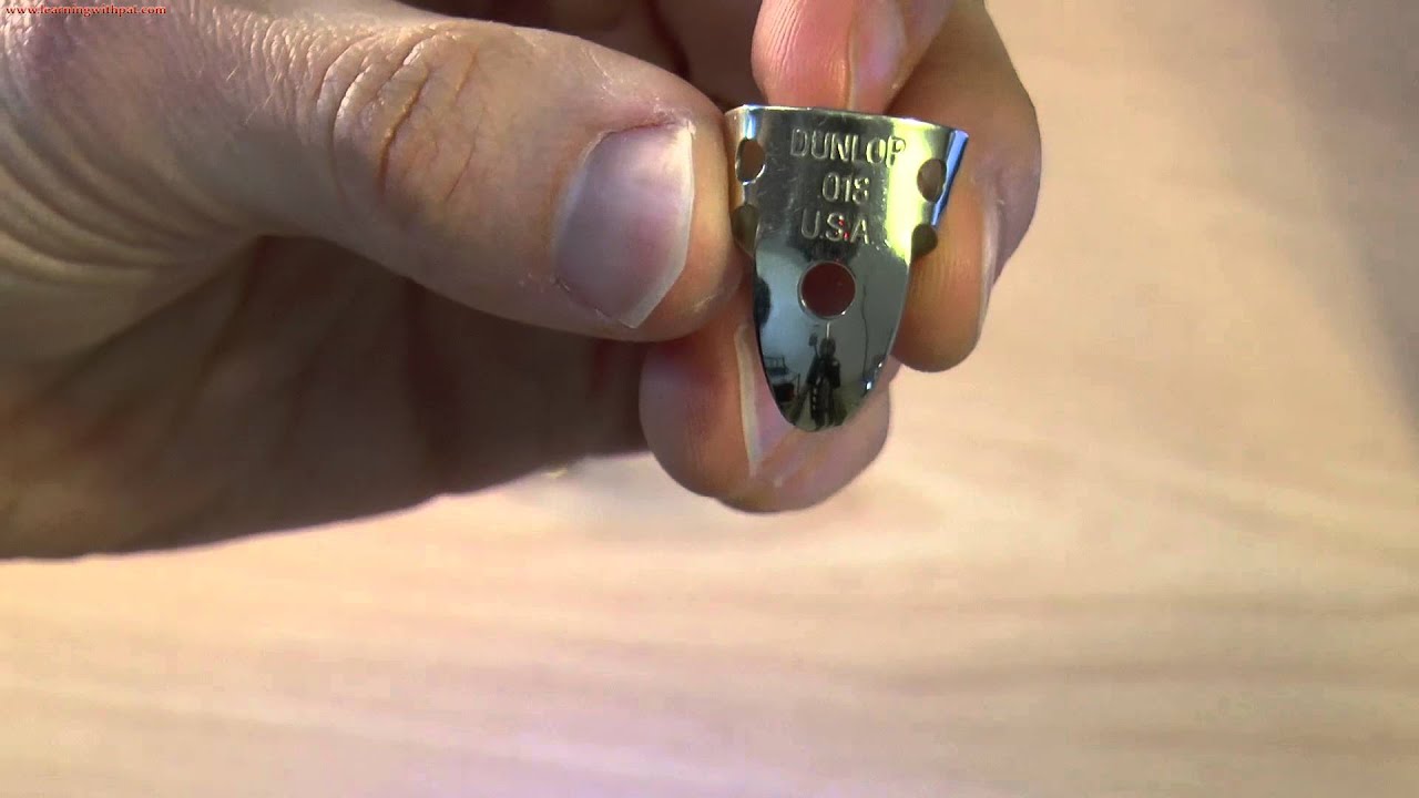 [FREE Beginner Series] How To Wear A Thumbpick & Dobro Fingerpicks?