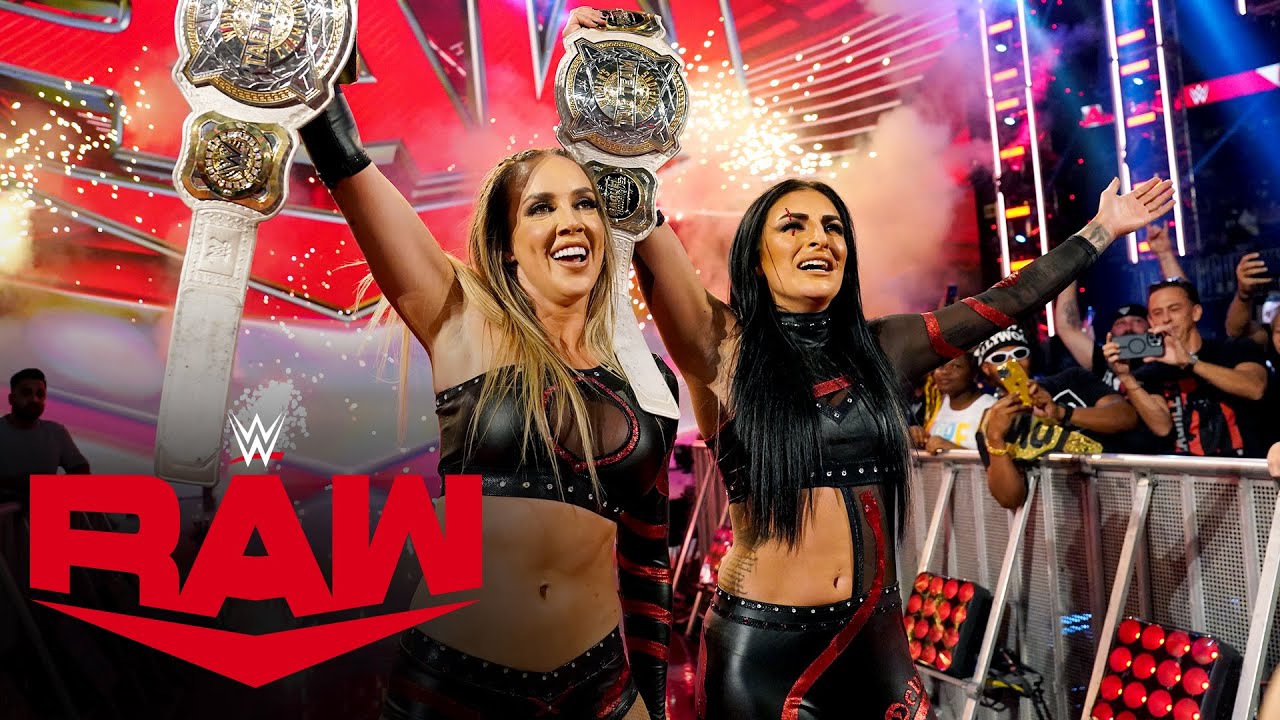 Челси Грин и Соня Девиль завоевали титулы чемпионов WWE в женских командных боях: лучшие моменты ...