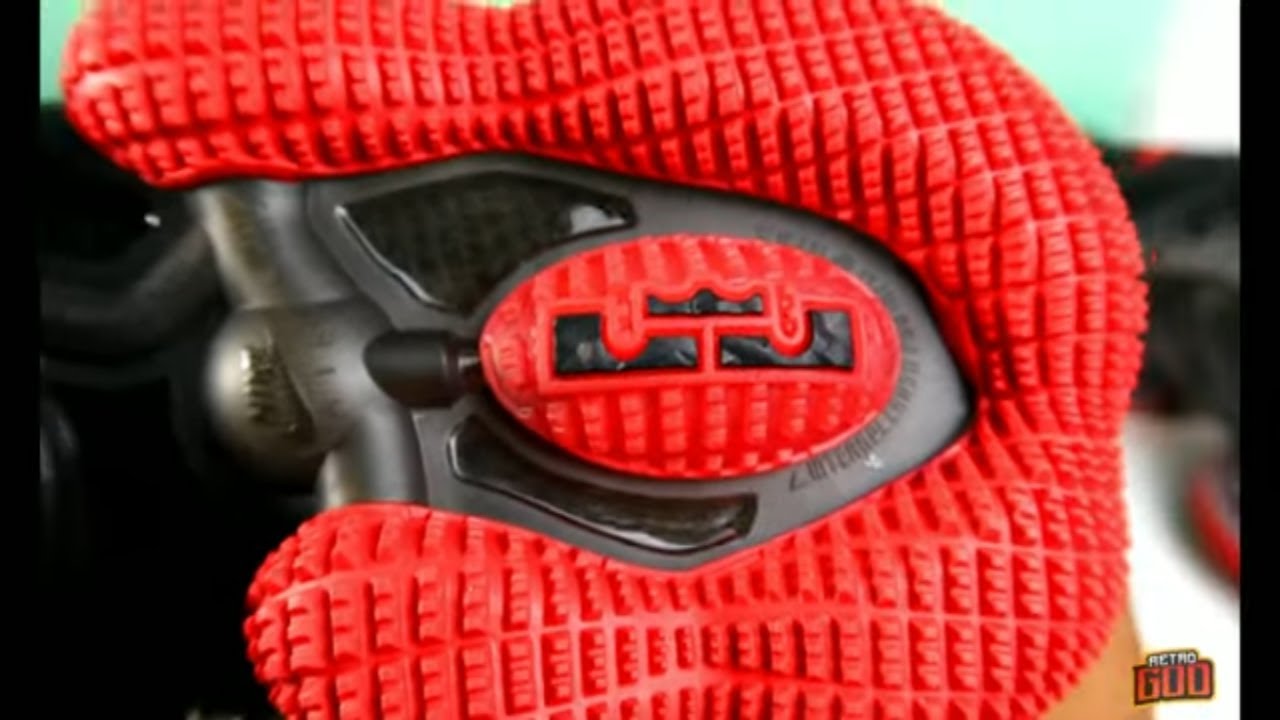 Unleash Your Inner King with the NIKE LEBRON 19 