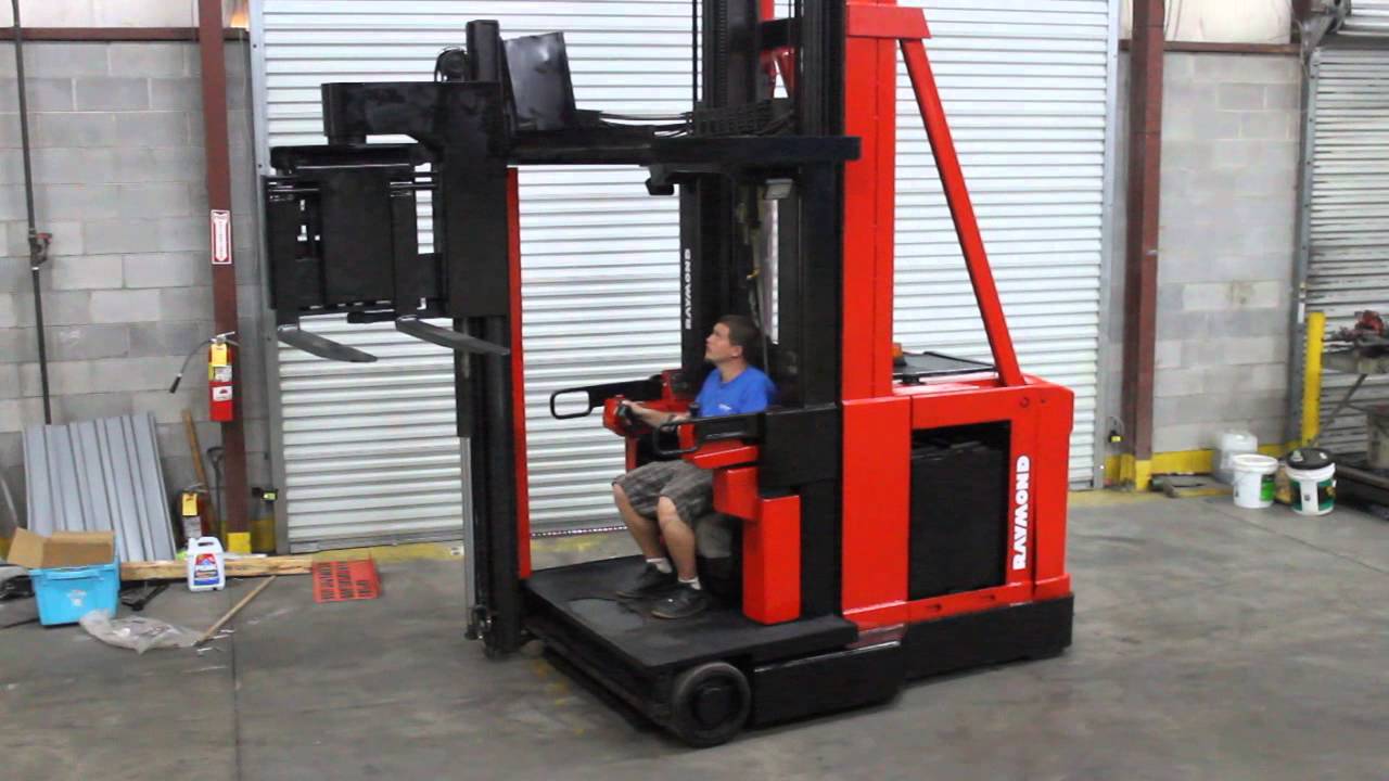 RAYMOND NARROW ISLE SWING REACH TRUCK,