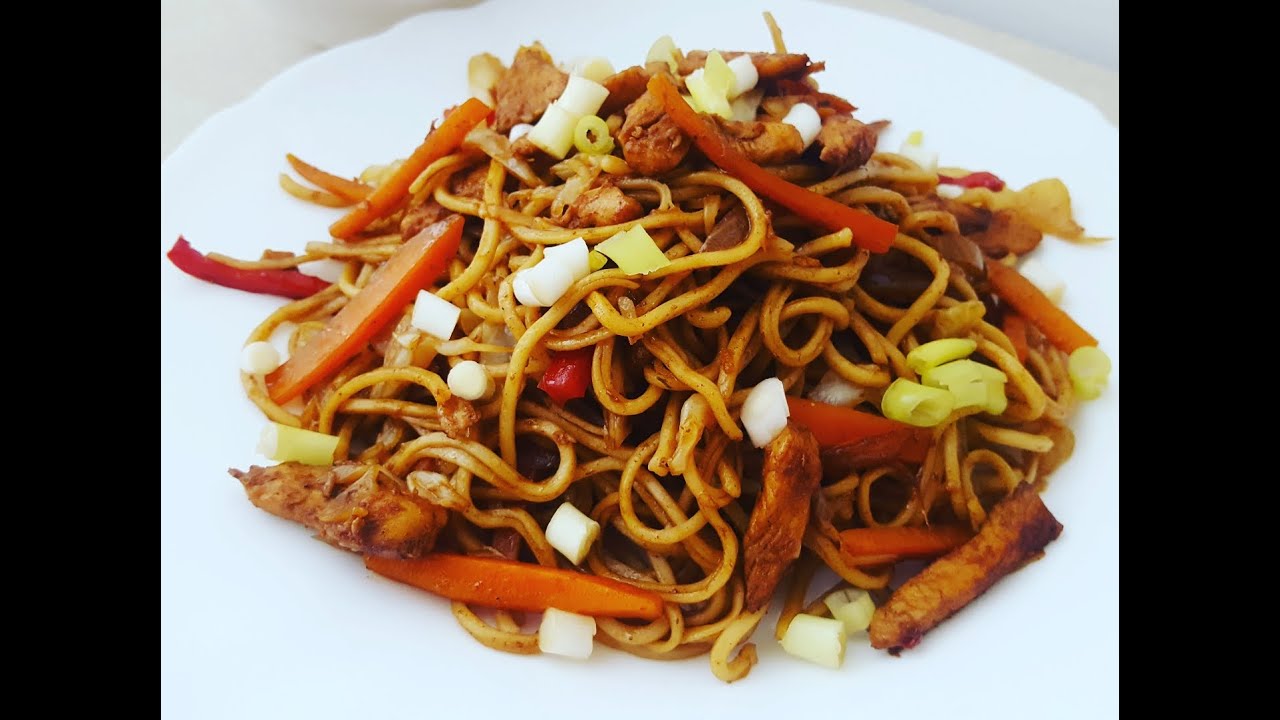 Noodles cu pui si legume | Taitei chinezesti cu pui si legume | Little Christiana
