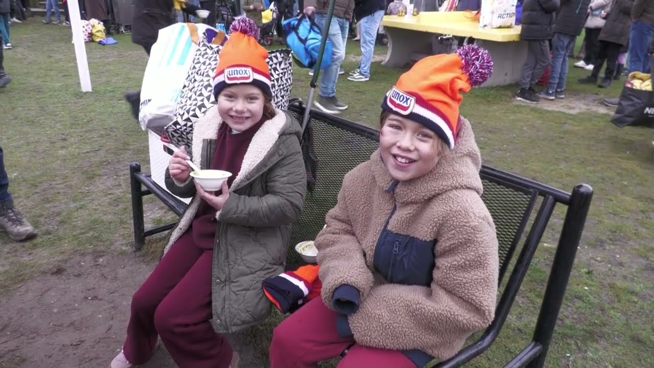 265 duikhelden bij 24e Unox Nieuwjaarsduik in de Kuilen