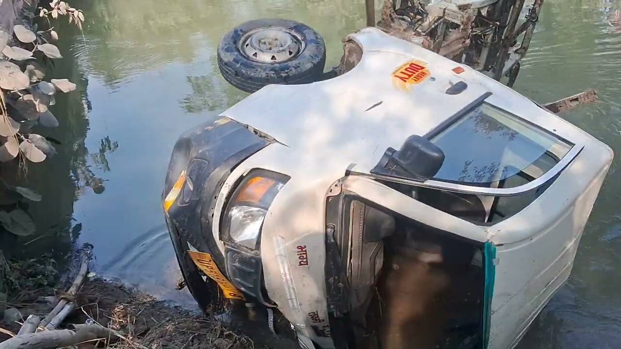 Tractor Power  Nadi se nikaali doobi hui gaadi! 🚜🌊 ​#tractorpower #rescue #viralvideo