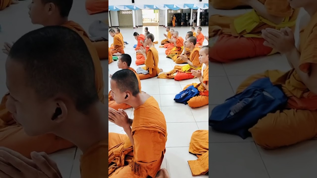 สามเณรกำลังต่อศีลสิบ
