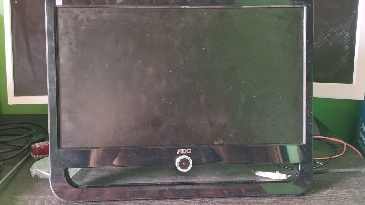 Monitor AOC piscando e não liga, problema resolvido.
