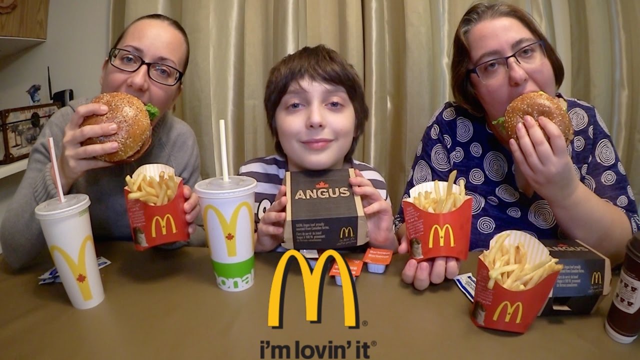 Mighty Angus Burger Mcdonalds | Gay Family Mukbang (먹방) - Eating Show