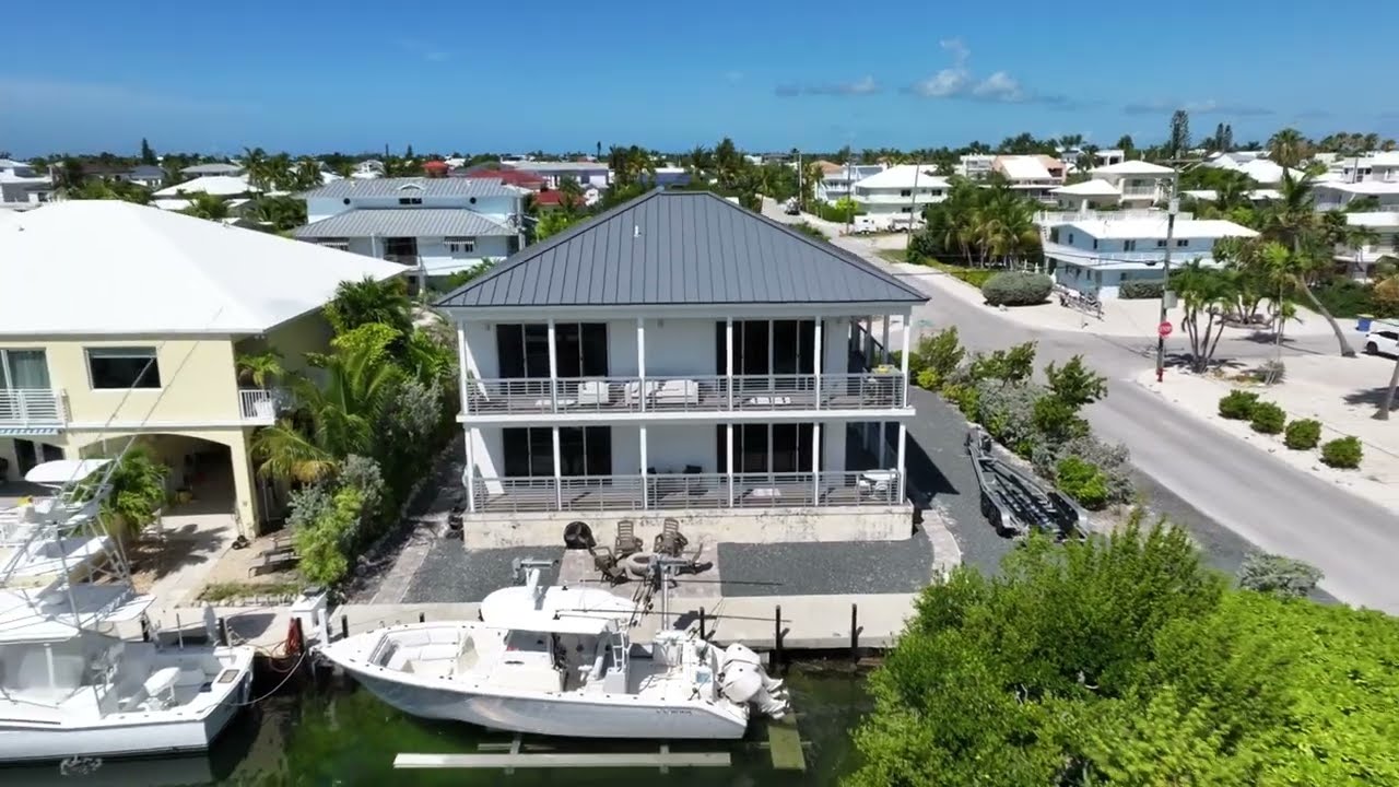 Paradise in Port Antigua | Deepwater Dockage & Private Beach Living