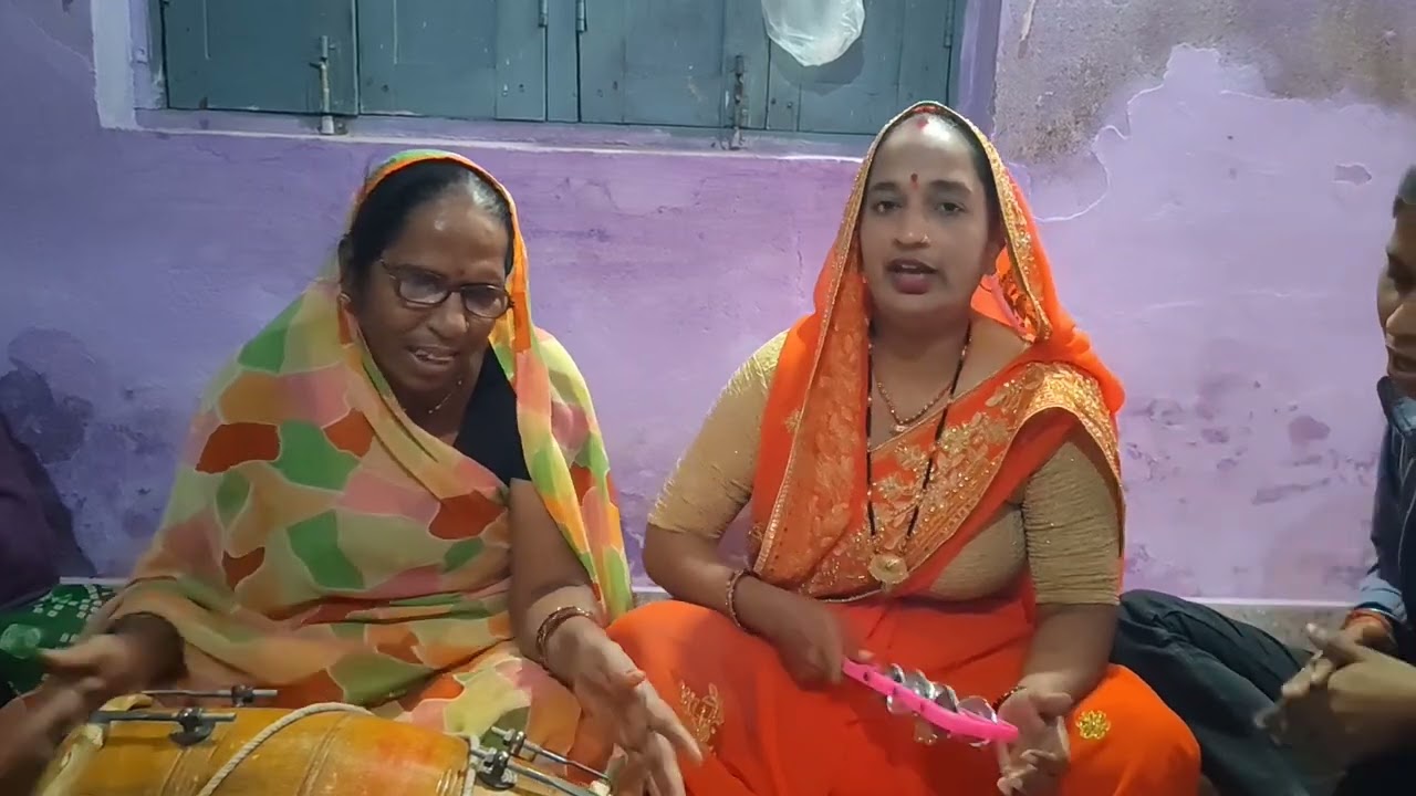 बहुत प्यार👭🌺 राधा रानी का भजन🌹🪷 ले चल अपनी नागरिया राधा के सांवरिया 🛕🏘️👭 आशी भजन 