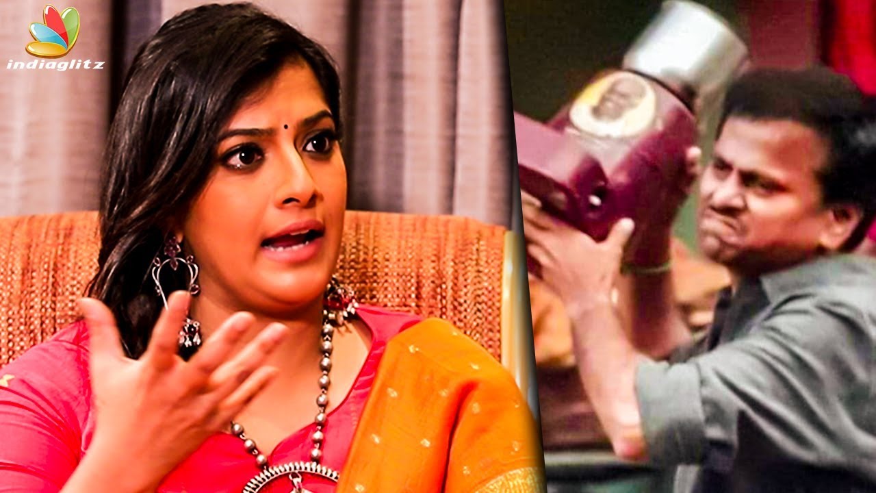 Stop This Stupidity : Varalakshmi Supports Sarkar | Vijay vs ADMK | Venkat Prabhu