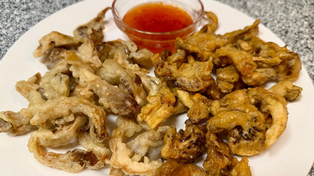 เห็ดนางรมชุบแป้งทอด กรอบอร่อยกินเพลินเลยค่ะ ￼#เห็ดทอดกรอบ