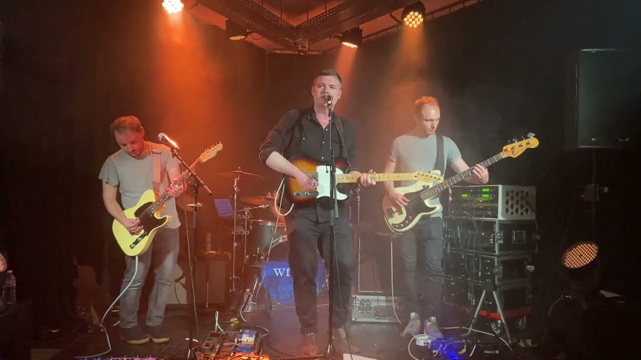 wrest - Second Wind - Live in Stuttgart: Scottish band wrest live at ClubCann in Stuttgart, Germany