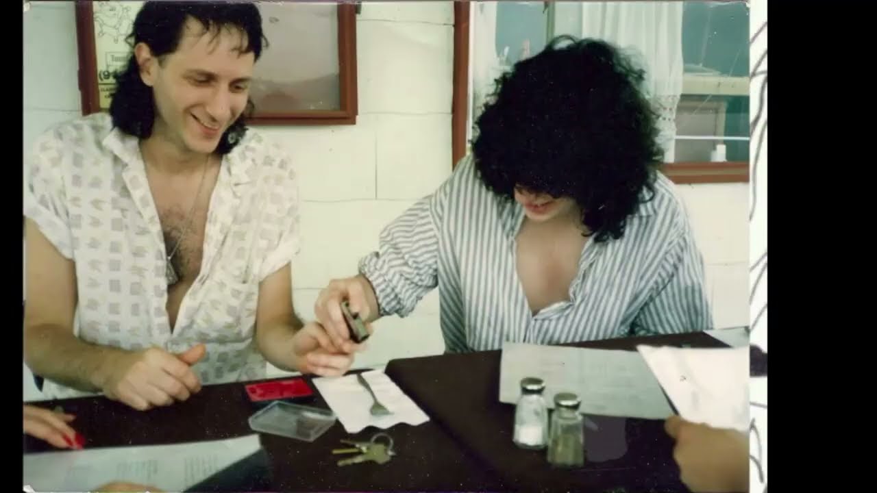Joey Ramone promo intro to Sibling Rivalry's SEE MY WAY