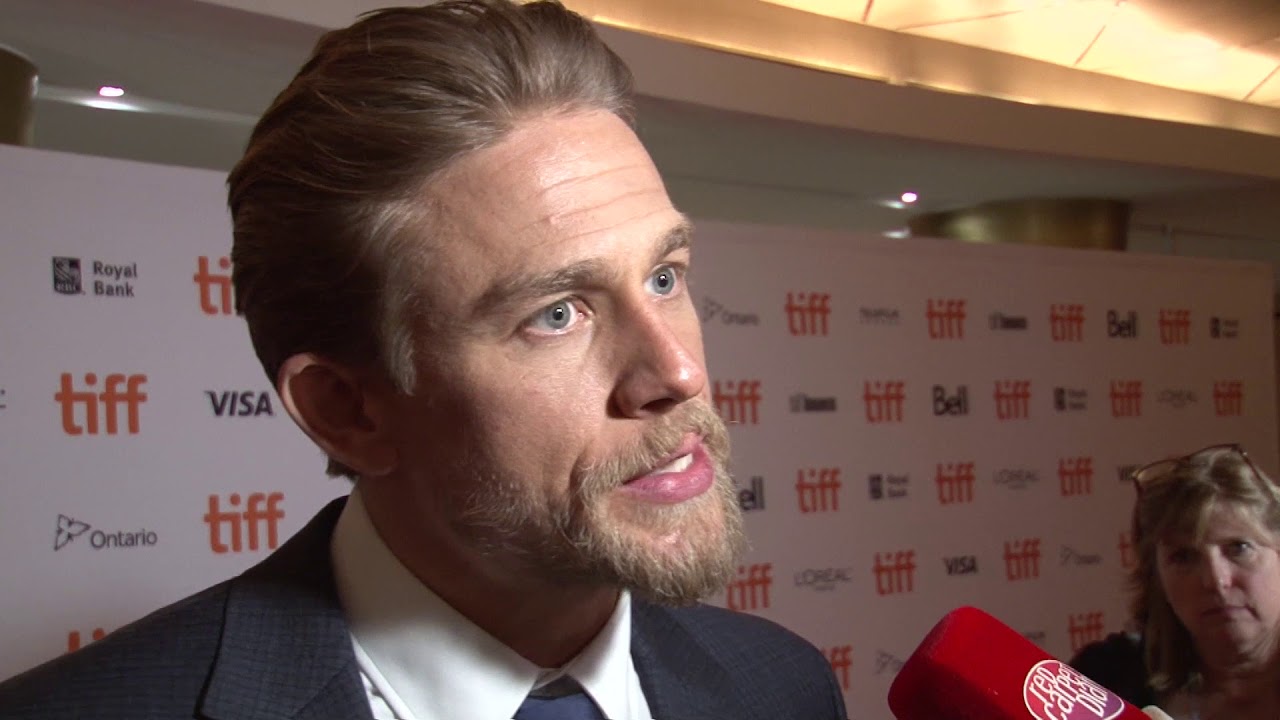 Papillon: эксклюзивное интервью с Чарли Ханнэмом на TIFF 2017 | ScreenSlam
