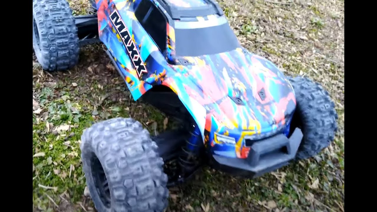 RC ! 1ère sortie avec Le MAXX V2 WIDEMAXX de chez TRAXXAS ! JE KIF !