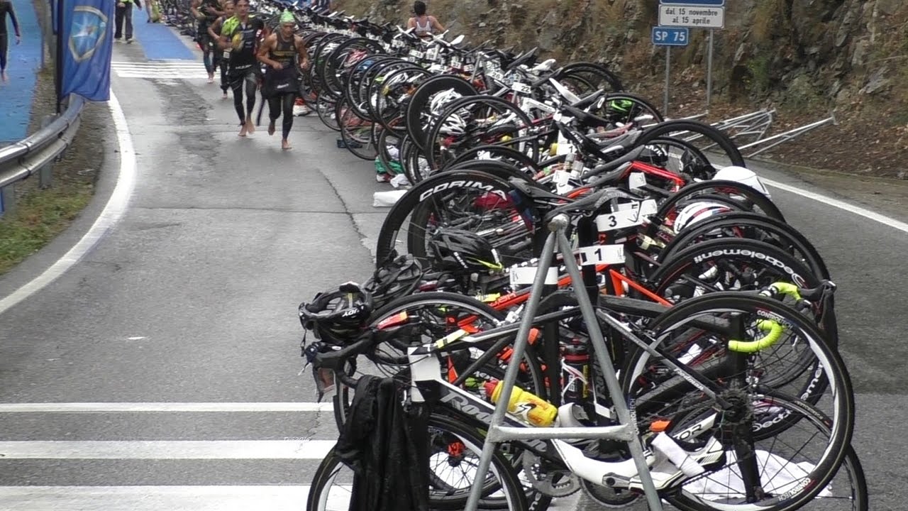 Triathlon Olimpico di Baldassarre 2016 - zona cambio nuoto bici
