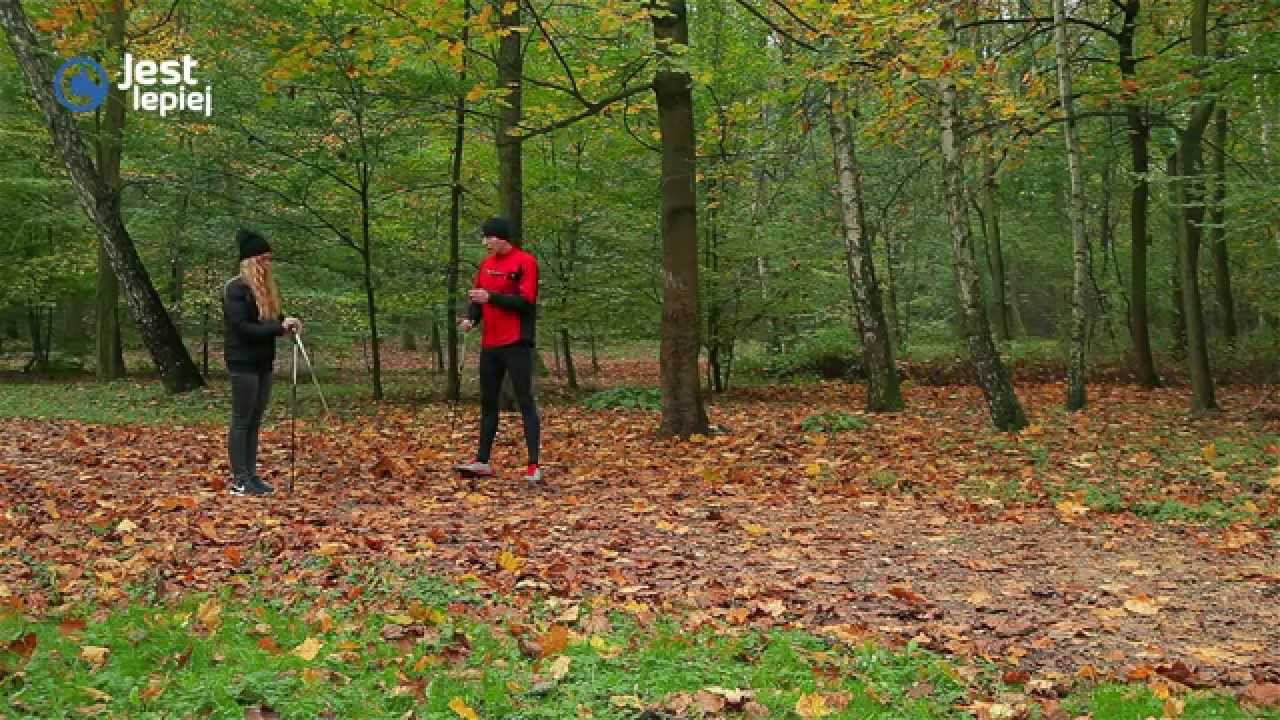 Trening nordic-walking. Ćwiczymy na jedną rękę.