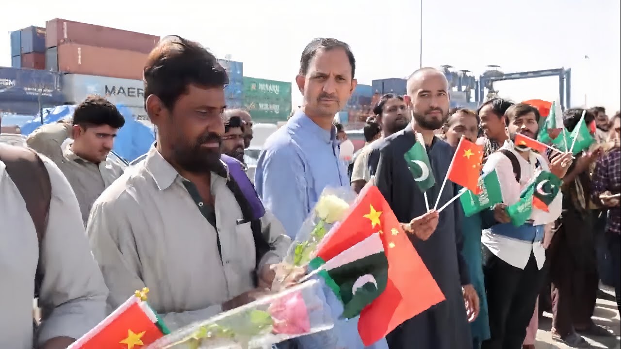 中国海军苏丹第二批撤侨，含221名外国人，老外们说我爱中国/Sudan-China's second evacuation-221 foreigners-they said I love China