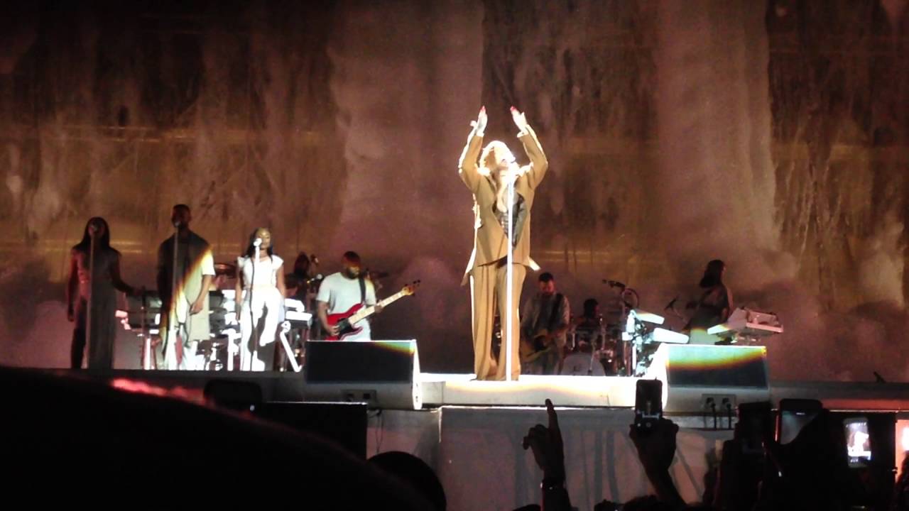 Rihanna - Love On The Brain Live ANTI World Tour Paris Stade De France 30.07.2016