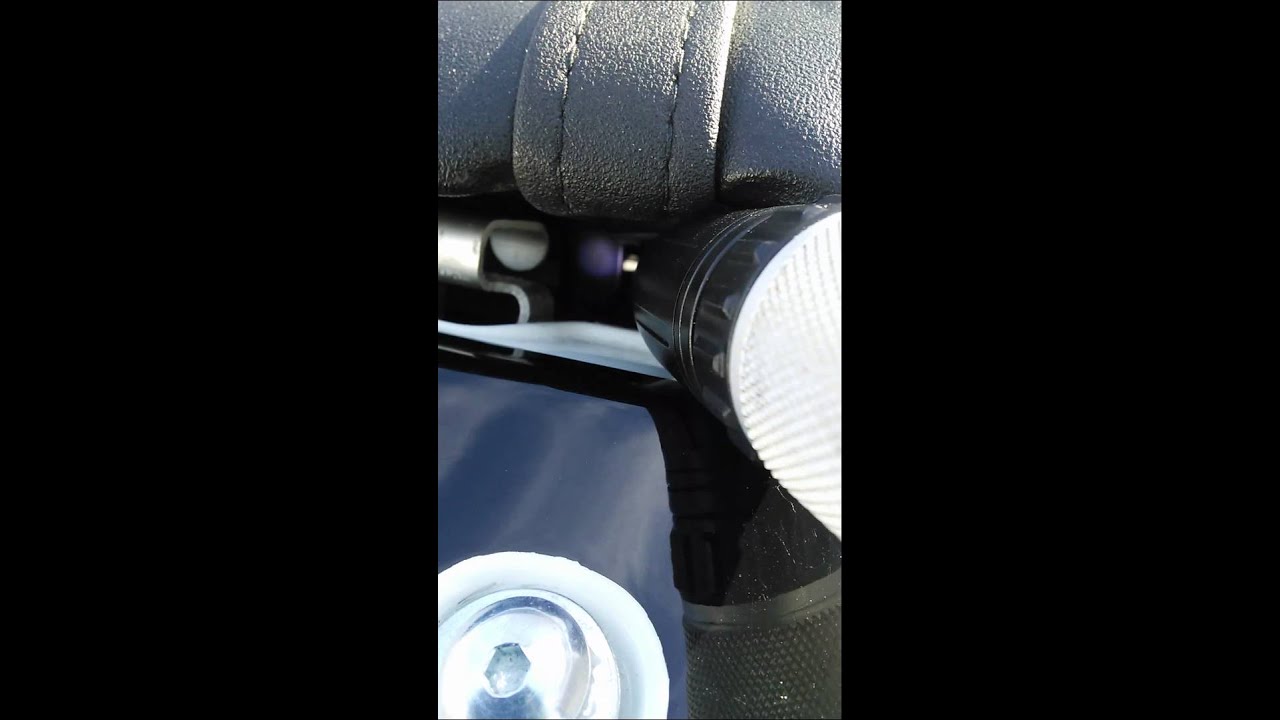 2001 GSXR 750 Pillion Seat Storage Access - No Key