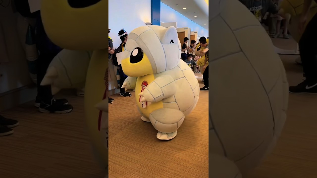 Sandshrew and Alolan Sandhrew Pok&eacute;mon #sandshrew #pokemon #サンド #japan