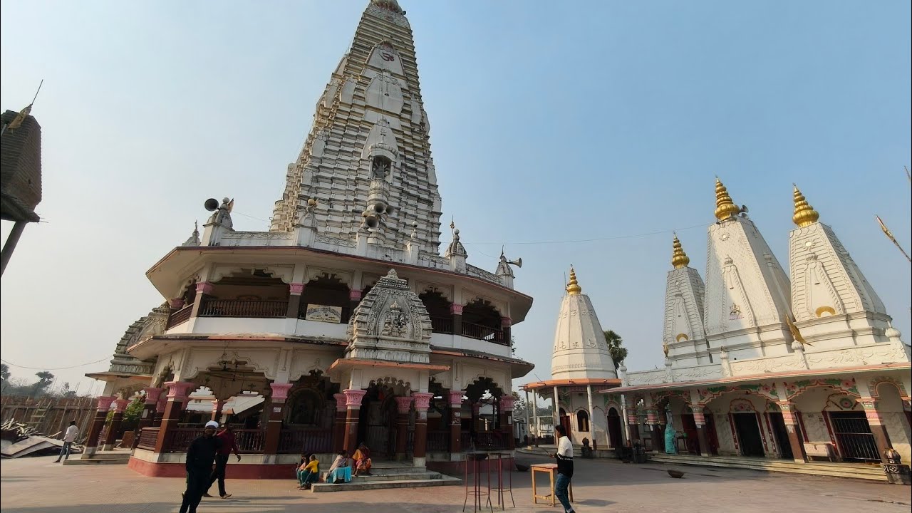 Ye Konse Mandir Me Aa Gye 😯