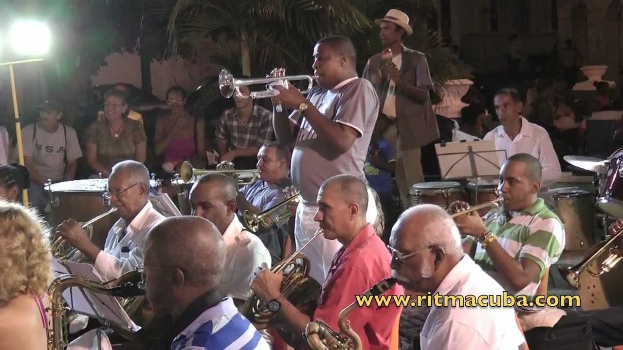 Banda de Santiago de Cuba : Pintate los labios Maria