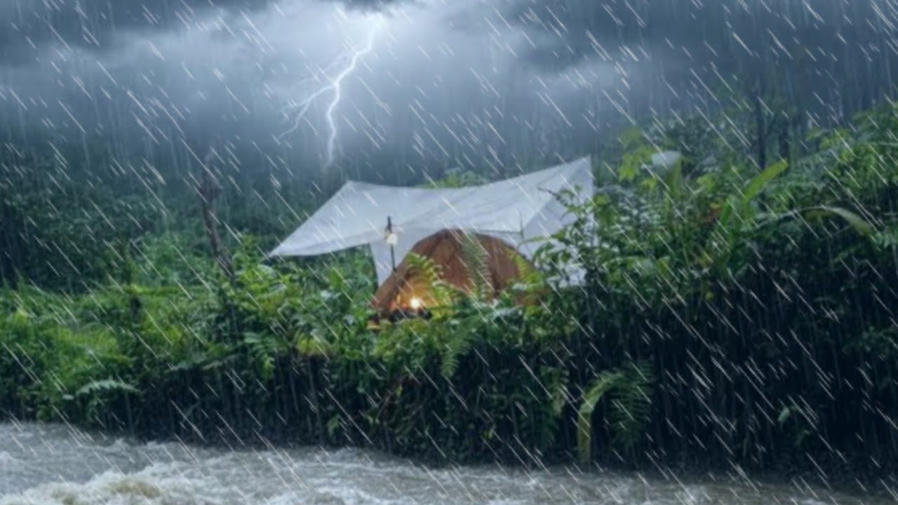 🏕CAMPING IN HEAVY RAIN AND THUNDERSTORM ⛈️A BAD RAINSTORM RESULTING IN FLOODING