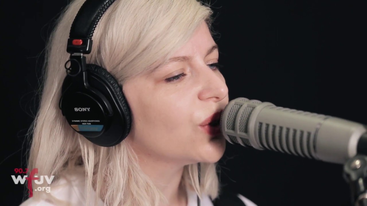 Alvvays - "In Undertow" (Live at WFUV)