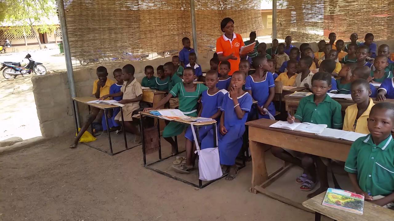 Overcrowded classroom in Ghana