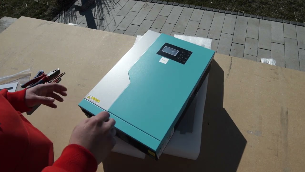 Inwerter hybrydowy solarny EASun POWLAND  5.5kW. Ładowarka 100A, 48V. Pierwsze wrażenia. Unpacking.