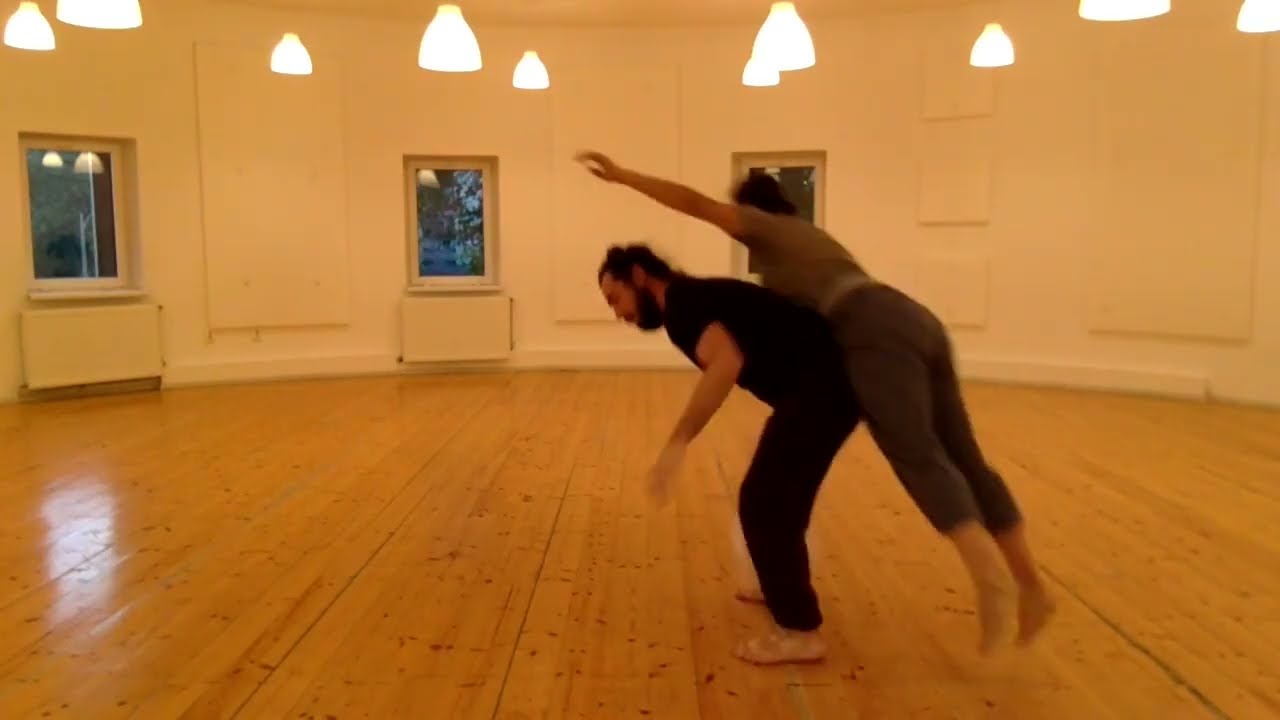 'Close To Far' // improvisation exercise
